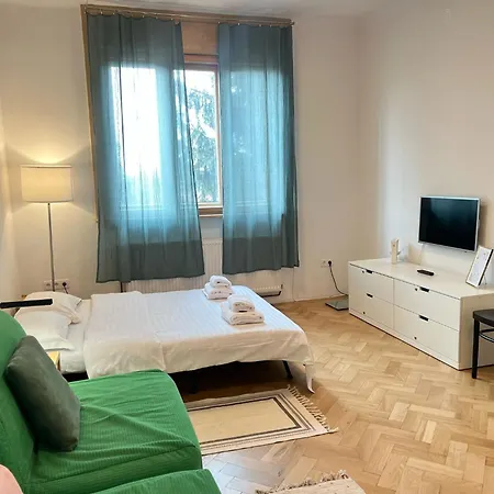 Apartment Gutin Cozynest *